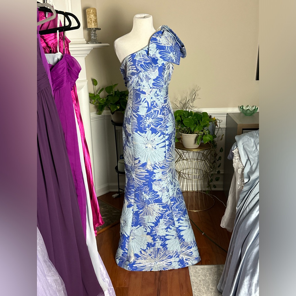Nwt Donna Karan Periwinkle & Light Blue W/ Metallic Floral One-Shoulder Gown 8